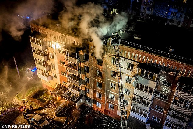 Drone View Rusia Drone Strike Apartment Building dan Rusia Serangan di Ukraina, 2 Desember 2024 di Ternopil, Ukraina