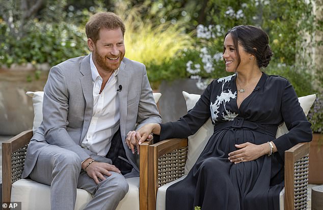 Tyler menyangkal bahwa Meghan dan Harry diperkenalkan oleh teman bersama Opra (difilmkan di acaranya)