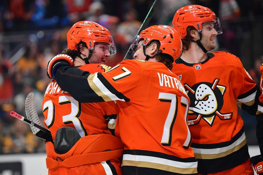 NHL: Pittsburgh Penguins on Ducks dari Anheim