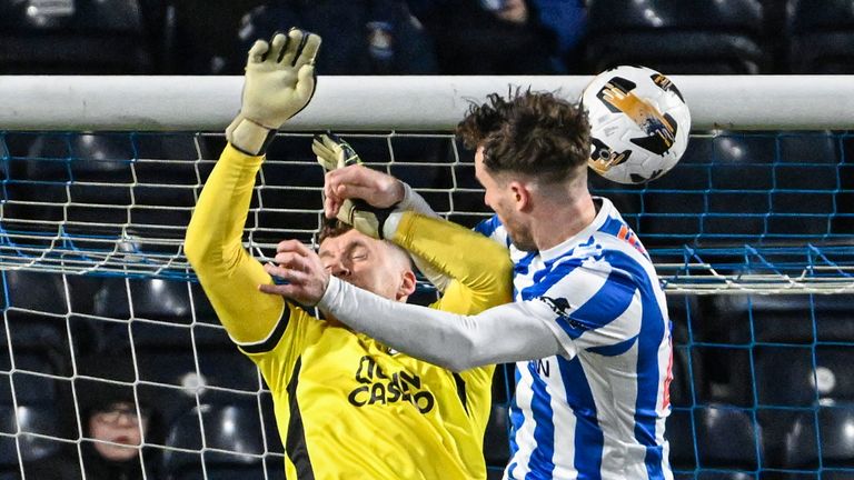 Kilmarnock, Skotlandia - 01 Februari: Marley Watkins dari Kilmarnock mencetak 1-0 selama pertandingan William Hill Premier League antara Kilmarnock dan Dandy United di Stadion BSPP, Rugby Park, pada 01 Februari 2025 ,. (Foto: Rob Casey / SNS Group)