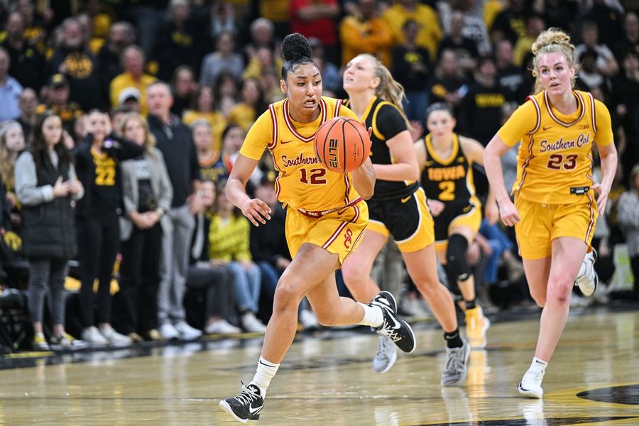 Bola Basket Wanita NCAA: California Selatan di Iowa