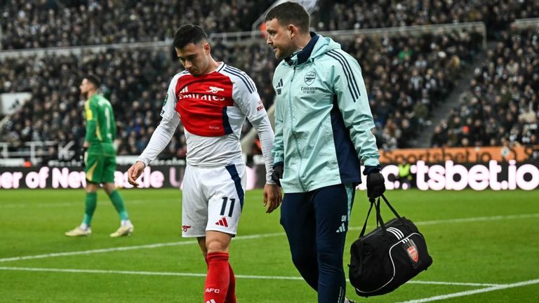 Gabriel Martinelli mengundurkan diri setelah melukai hamsternya terhadap Newucasl