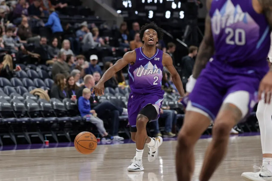 1 Februari 2025; Salt Lake City, Utah, AS; Penjaga Jazz Utah Colin Sexton (2) memanggil penyerang Johnon Collins, 20, selama babak kedua melawan Orlando Magic di Delta Center. Kredit Wajib: Gambar Chris Nicole-Iimagn